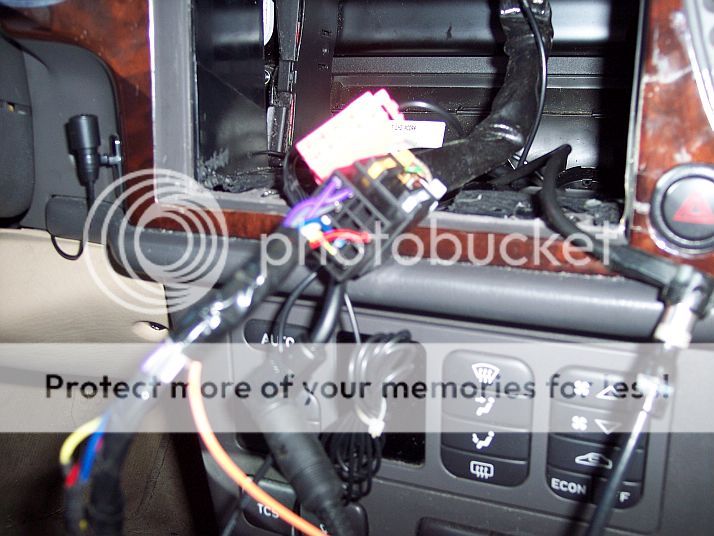 Photo intense Jensen VX7020 Stereo Nav System in Saab 93